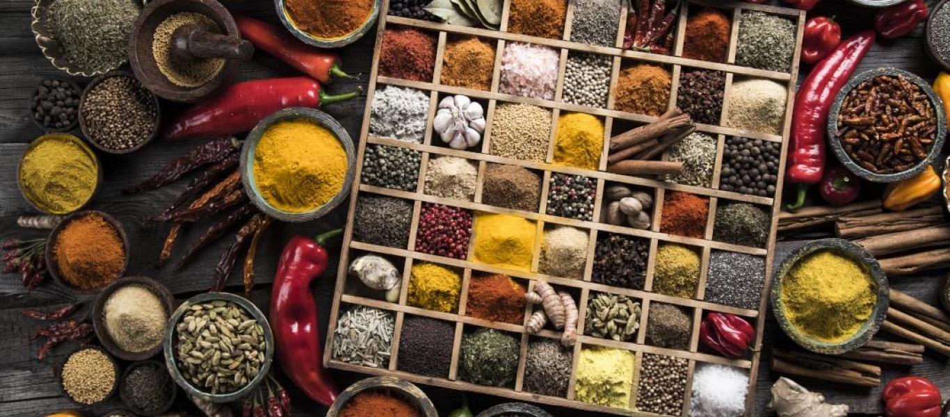 Μπαχαρικά και μυρωδικά: Πόσο διαρκούν και πότε πρέπει να τα πετάξετε;